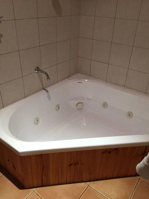 Coonawarra Place Motor Inn - New South Wales Tourism  15