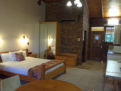 Coonawarra Place Motor Inn - New South Wales Tourism  32