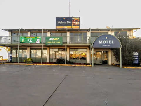 Highway One Motel - New South Wales Tourism  14