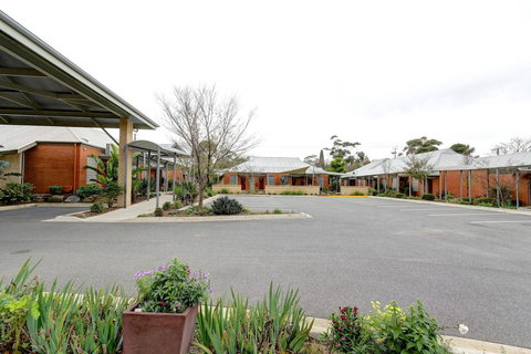 Strath Motel - New South Wales Tourism  21
