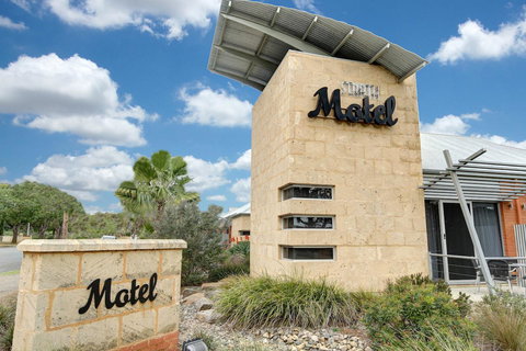 Strath Motel - New South Wales Tourism  1