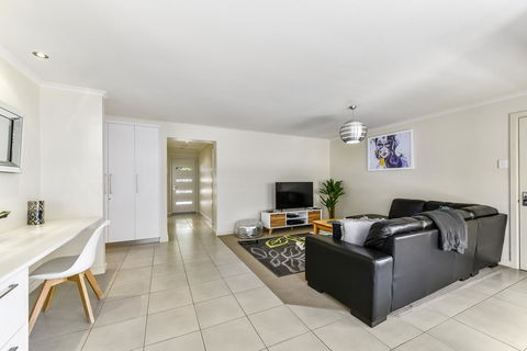 City Fringe Apartment B, Mount Gambier - New South Wales Tourism  8