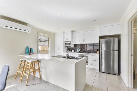 City Fringe Apartment B, Mount Gambier - New South Wales Tourism  5