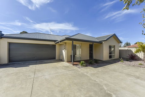 City Fringe Apartment B, Mount Gambier - New South Wales Tourism  11