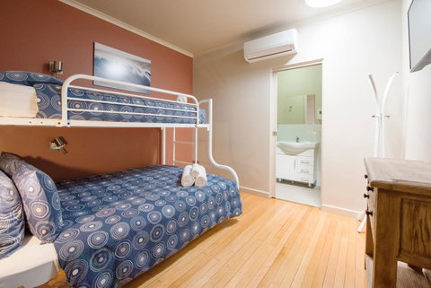 Port Lincoln Studio Apartments - New South Wales Tourism  4