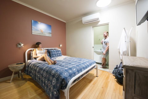 Port Lincoln Studio Apartments - New South Wales Tourism  2