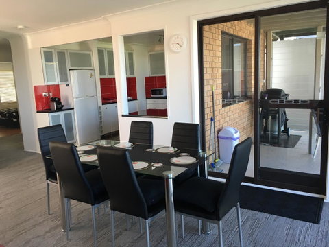 Arena Blanca Holiday Home - New South Wales Tourism  6