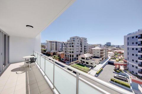 Adina Apartment Hotel Wollongong - New South Wales Tourism  2