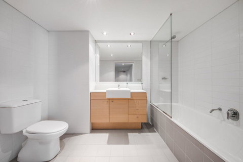 Adina Apartment Hotel Wollongong - New South Wales Tourism  6