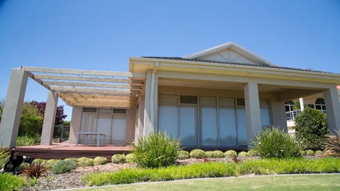 Golfers Paradise (18th Tee) - 52 Huntingdale Drive - New South Wales Tourism  16