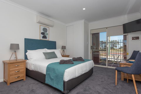 Jurien Bay Motel Apartments - New South Wales Tourism  14