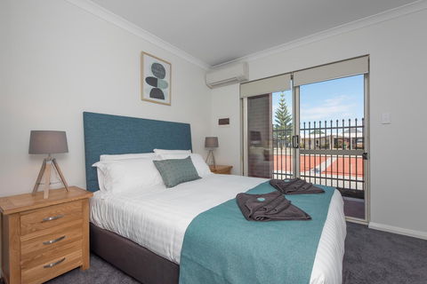 Jurien Bay Motel Apartments - New South Wales Tourism  3