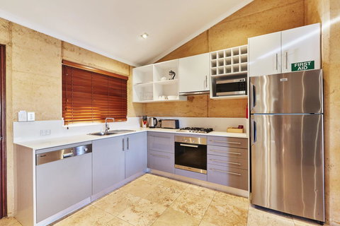 Eight Willows Retreat - New South Wales Tourism  2