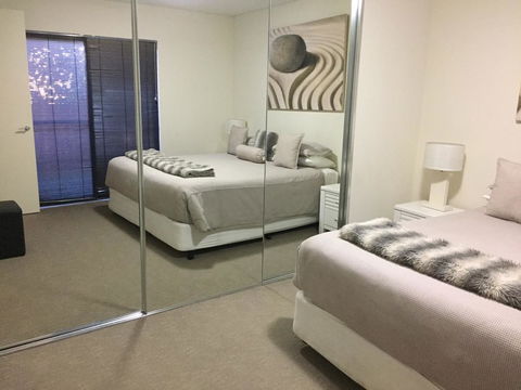 Parklane Apartments - New South Wales Tourism  10