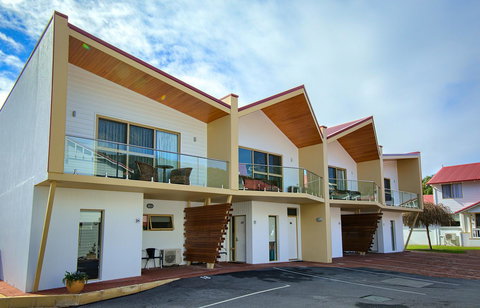 Pelicans Albany Middleton Beach - New South Wales Tourism  1