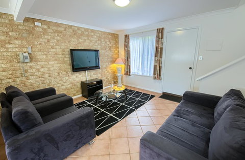 Pelicans Albany Middleton Beach - New South Wales Tourism  29