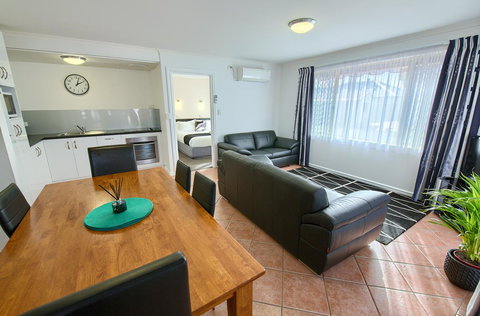 Pelicans Albany Middleton Beach - New South Wales Tourism  9