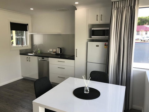 Pelicans Albany Middleton Beach - New South Wales Tourism  20