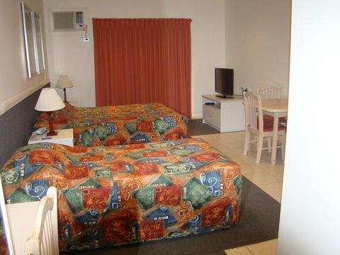 Dunsborough Central Motel - New South Wales Tourism  17