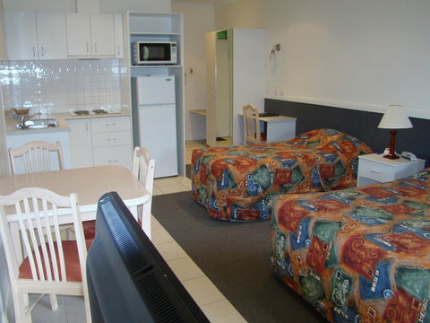 Dunsborough Central Motel - New South Wales Tourism  20