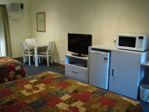 Dunsborough Central Motel - New South Wales Tourism  8