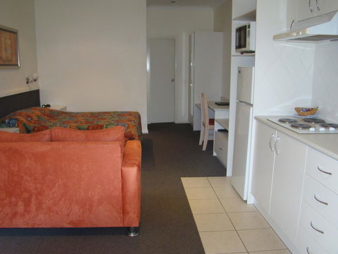 Dunsborough Central Motel - New South Wales Tourism  22