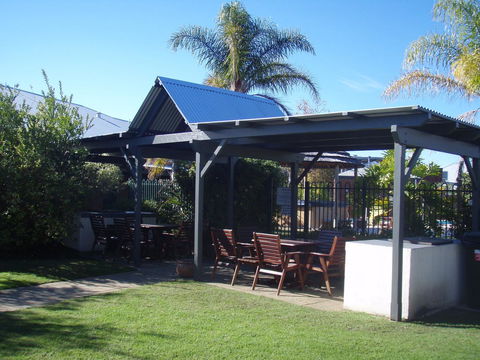 Dunsborough Central Motel - New South Wales Tourism  14