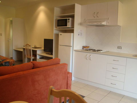 Dunsborough Central Motel - New South Wales Tourism  32