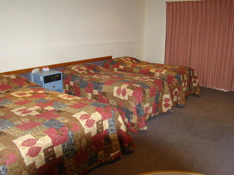 Dunsborough Central Motel - New South Wales Tourism  23