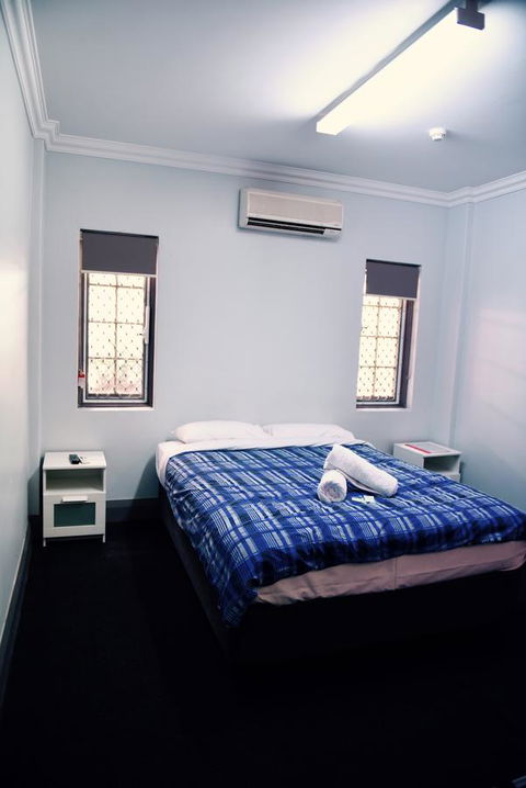 The Emperors Crown Hostel - New South Wales Tourism  27