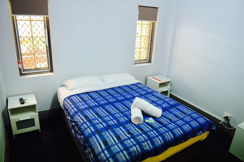 The Emperors Crown Hostel - New South Wales Tourism  13