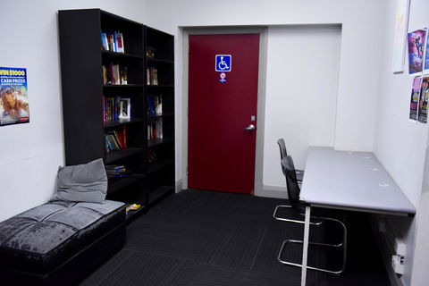 The Emperors Crown Hostel - New South Wales Tourism  5
