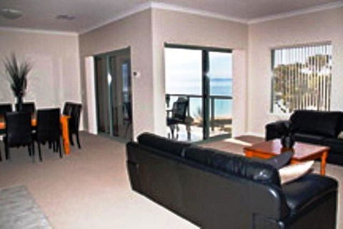 Boardwalk By The Beach - New South Wales Tourism  7
