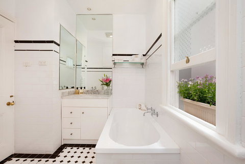 Stunning Terrace In Centennial Park - New South Wales Tourism  17