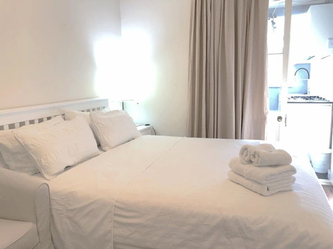 Stunning Terrace In Centennial Park - New South Wales Tourism  1