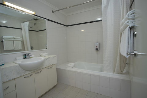 Perth Short Stays - New South Wales Tourism  17