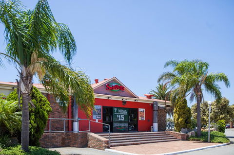 Leisure Inn Hotel Rockingham - New South Wales Tourism  33
