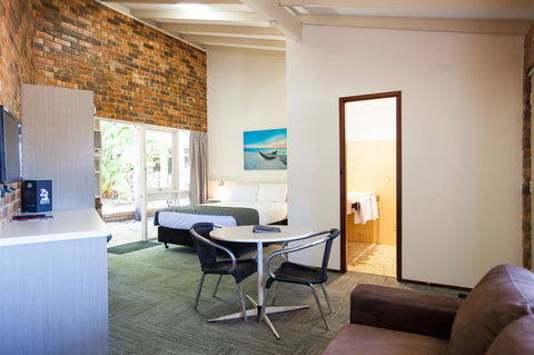 Leisure Inn Hotel Rockingham - New South Wales Tourism  2