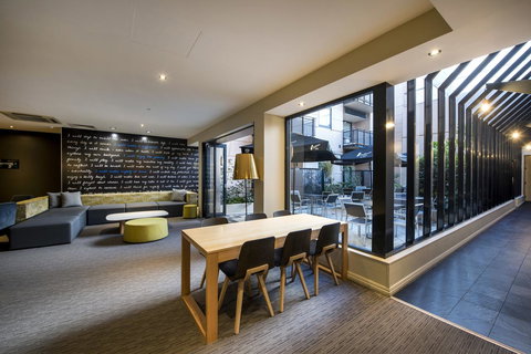 Mantra On Hay Perth - New South Wales Tourism  9