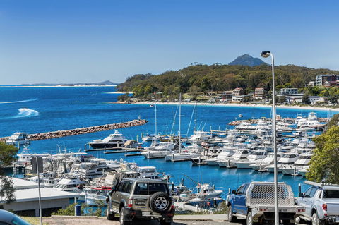 Laman Lodge, Unit 2, 15 Laman Street - New South Wales Tourism  15
