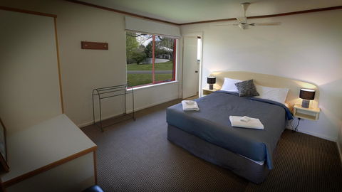 Karri Mia Chalets And Studios - New South Wales Tourism  20