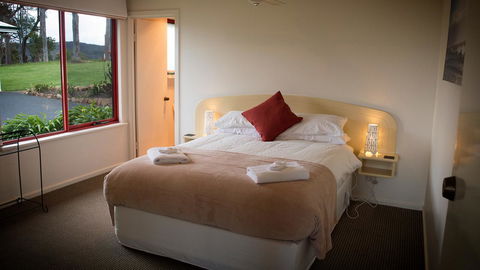 Karri Mia Chalets And Studios - New South Wales Tourism  7