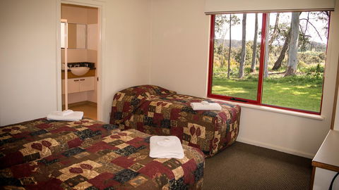 Karri Mia Chalets And Studios - New South Wales Tourism  14