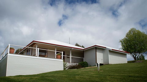 Karri Mia Chalets And Studios - New South Wales Tourism  35