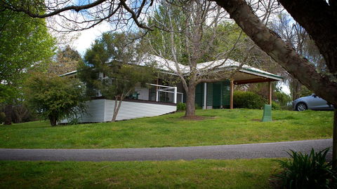 Karri Mia Chalets And Studios - New South Wales Tourism  24