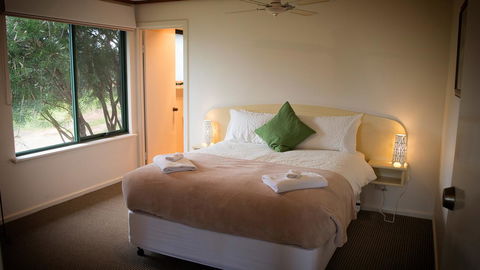 Karri Mia Chalets And Studios - New South Wales Tourism  11