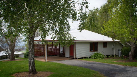 Karri Mia Chalets And Studios - New South Wales Tourism  34