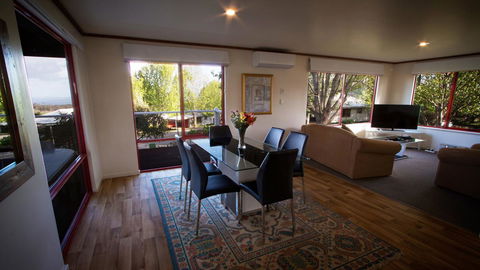 Karri Mia Chalets And Studios - New South Wales Tourism  13