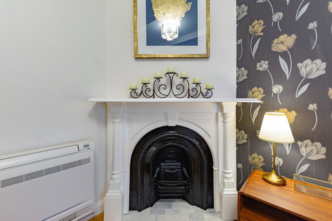 Heritage Townhouse Near Harbour Bridge - New South Wales Tourism  8