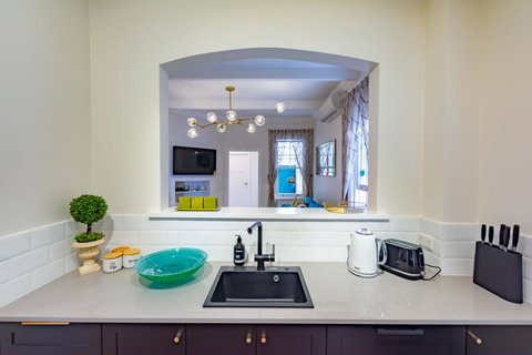 Heritage Townhouse Near Harbour Bridge - New South Wales Tourism  13